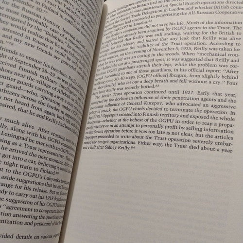 A Century of Spies : Intelligence in the Twentieth Century by Jeffery Richelson