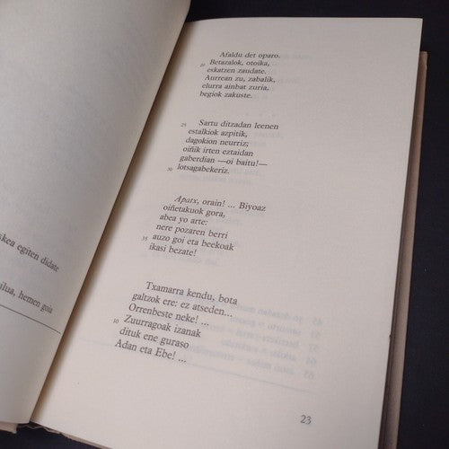 Olerkiak Xabier Lizardi, Xabier Lizardi -Hardcover -1983 -Basque Poetry