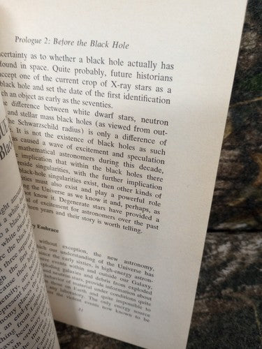White Holes: Cosmic Gushers in the Universe by John Gribbin 1978 Ex Libris