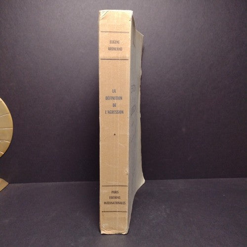 La Definition De L'Agression, Eugene Aroneanu -1958 -French Paperback