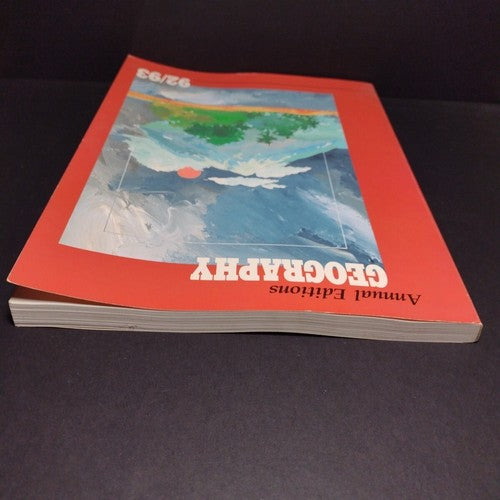 Annual Editions: Geography 92/93 -Paperback -7th Edition -Geographic Science