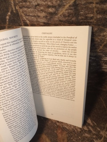 Feudal Society, Volume 2: Social Classes and Political Organization anthropology