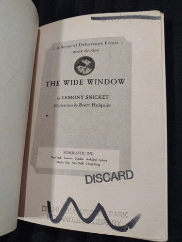 The Wide Window by Lemony Snicket
