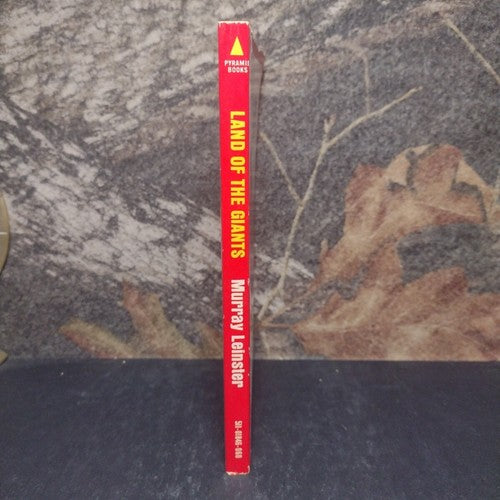 Land of the Giants-TV Series-Paperback By Murray Leinster 1st Print 1968 Pyramid