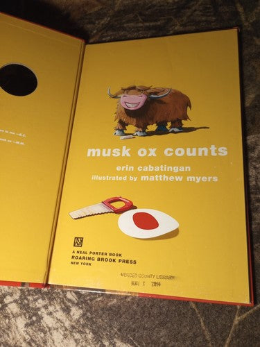 Musk Ox Ser.: Musk Ox Counts by Erin Cabatingan (2013, Picture Book)