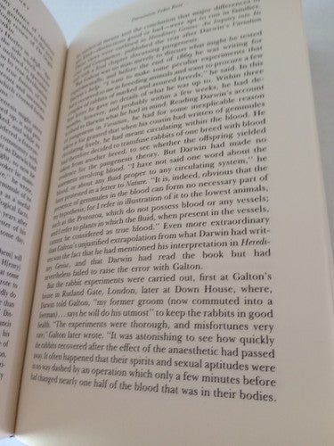 Ronald W CLARK / Survival of Charles Darwin A Biography of a Man and an Idea