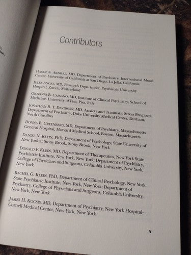 Dysthymia and the Spectrum of Chronic Depressions, Hagop Akiskal -Hardcover 1997