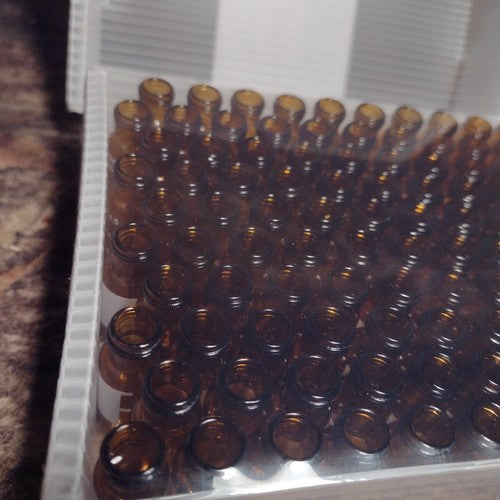 ThermoScientific SureStart Vial 2ml Amber Screw 9mm - 100 PER PACK - CHSV9-20P