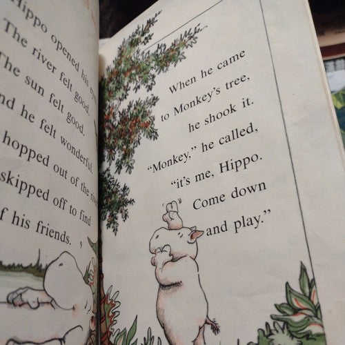 I Can Read Books: It's Me, Hippo! by Mike Thaler -1983 Hardcover