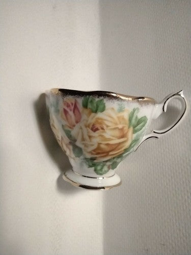 Royal Albert Teacup, England Tea Rose Pattern, Bone China, England