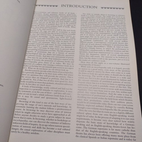 Illustrated Encyclopaedia of World Theatre by Martin Esslin -Paperback 1977