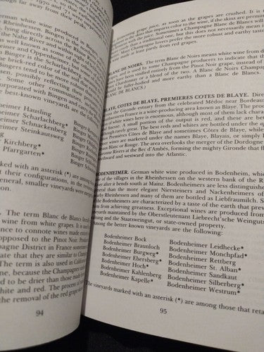 NYT The New York Times Book of Wine by Terry Robards 1977 - Paperback - Vintage