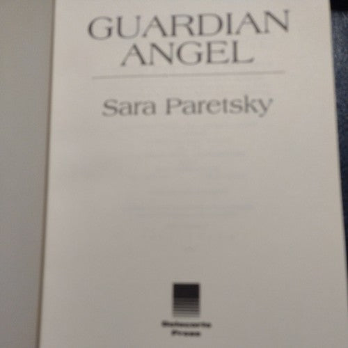 Guardian Angel by Sara Paretsky 1992 Vintage Hardcover Dust Jacket 1st Edition.