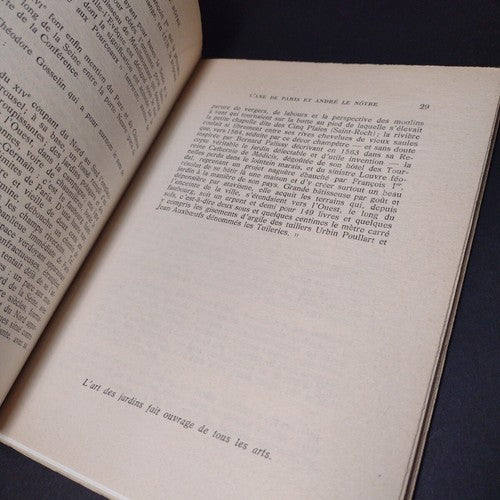 L'Axe de Paris et Andre Le Notre, Pierre Devillers -French Paperback 1995