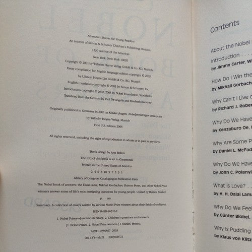 The Nobel Book of Answers : The Dalai Lama, Mikhail Gorbachev, Shimon Peres HCDJ