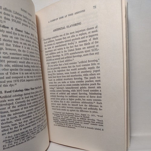EATER'S DIGEST; THE CONSUMER'S FACT-BOOK OF FOOD ADDITIVES By Michael F