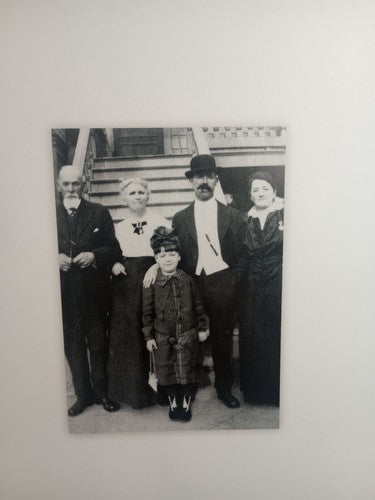 Shades of California: The Hidden Beauty of Ordinary Life, California's Family