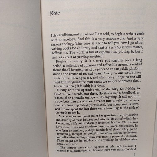 A Journey of Discovery: On Writing for Children by Ivan Southall -1976 -HC w/DJ
