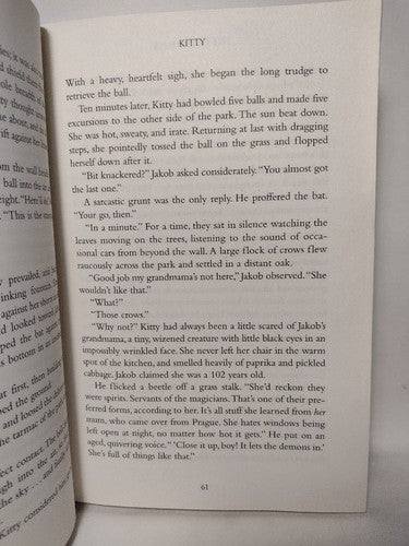 The Bartimaeus Trilogy Book 2: The Golem's Eye by Jonathan Stroud -2004 -HCwDJ