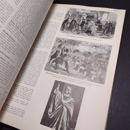 Illustrated Encyclopaedia of World Theatre by Martin Esslin -Paperback 1977