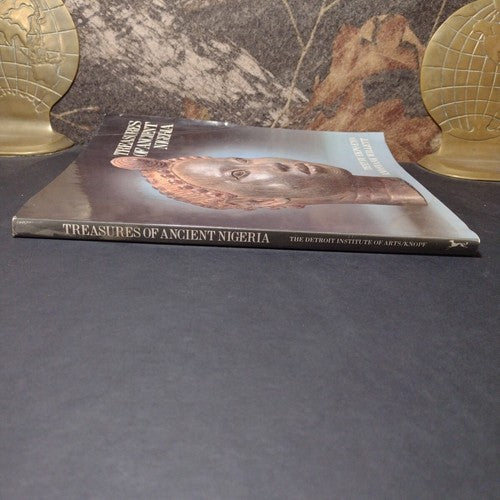 TREASURES OF ANCIENT NIGERIA By Ekpo Eyo -Paperback -1982 3rd Print -Acceptable