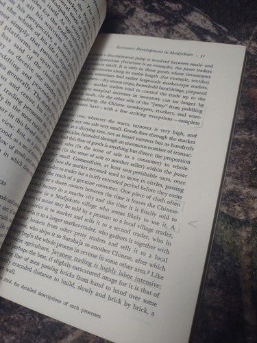 Peddlers and Princes: Social Development by Clifford Geertz -Paperback 1971