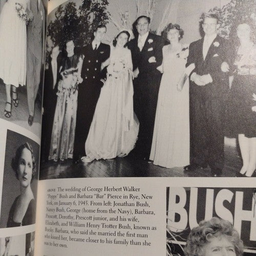 The Family : The Real Story of the Bush Dynasty by Kitty Kelley 2004 1st Edition