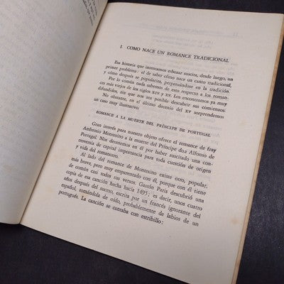 Como Vivio Y Como Vive El Romancero, Ramon Menendez Pidal -1947 Paperback