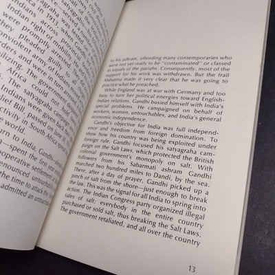 Gandhi: A Man for Humanity by Etti De Laczay -1972 1st Print Paperback