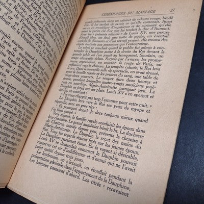 La Vie Privee de Marie-Antoinette par Charles Kunstler - 1938 French Paperback