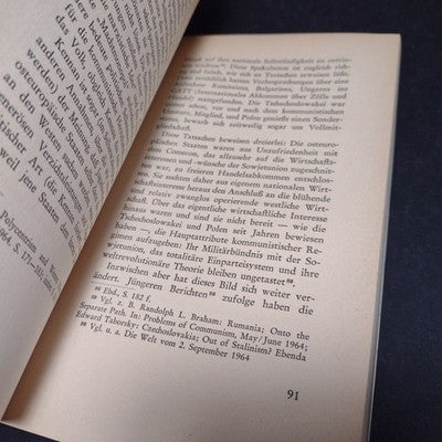 Koexistenz und Entspannung, Ludwig Freund - 1966 German Paperback - Ex Libris