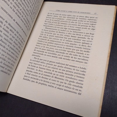 Como Vivio Y Como Vive El Romancero, Ramon Menendez Pidal -1947 Paperback