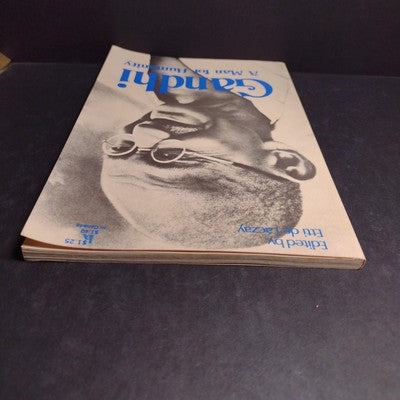 Gandhi: A Man for Humanity by Etti De Laczay -1972 1st Print Paperback