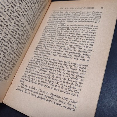 La Vie Privee de Marie-Antoinette par Charles Kunstler - 1938 French Paperback