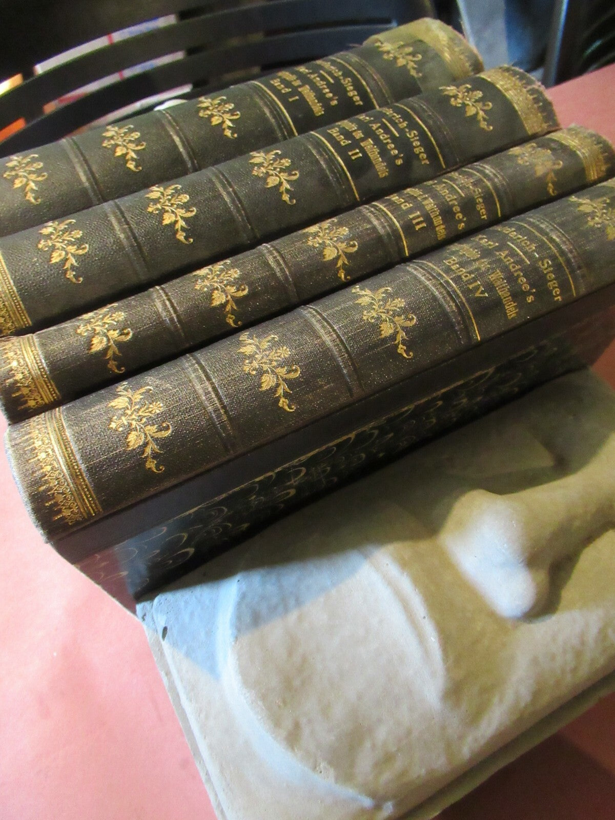 Karl Andree's Geographie Des Welthandels 1910, Vols 1-4 damaged
