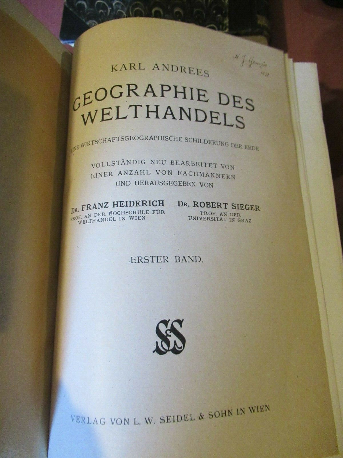 Karl Andree's Geographie Des Welthandels 1910, Vols 1-4 damaged