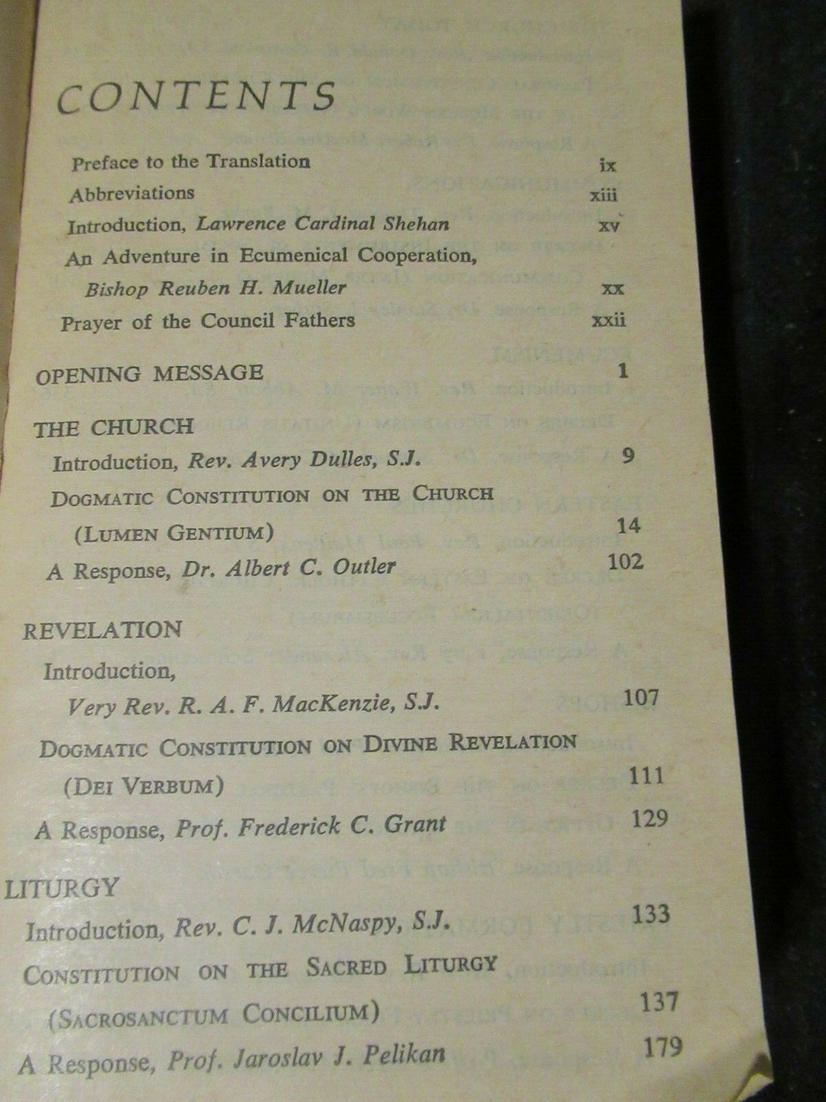 THE DOCUMENTS OF VATICAN II, Walter M. Abbott (1966) vintage paperback
